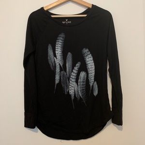 AEO Soft Black Long-sleeve Tee w/ Feather Print